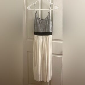 Xhilaration Grey and White Strappy Dress - S